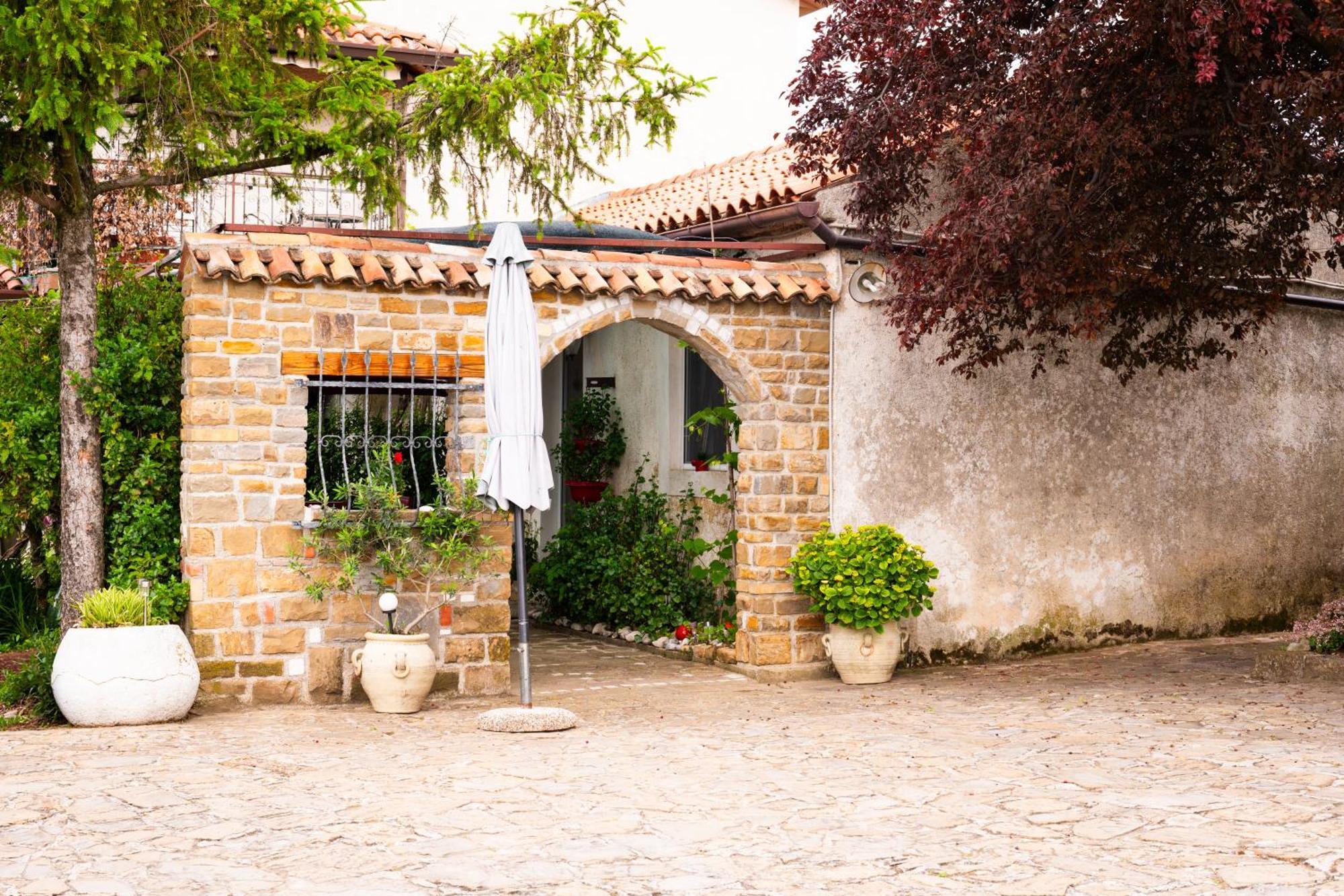 Cozy Istrian House ξενώνας Izola Εξωτερικό φωτογραφία